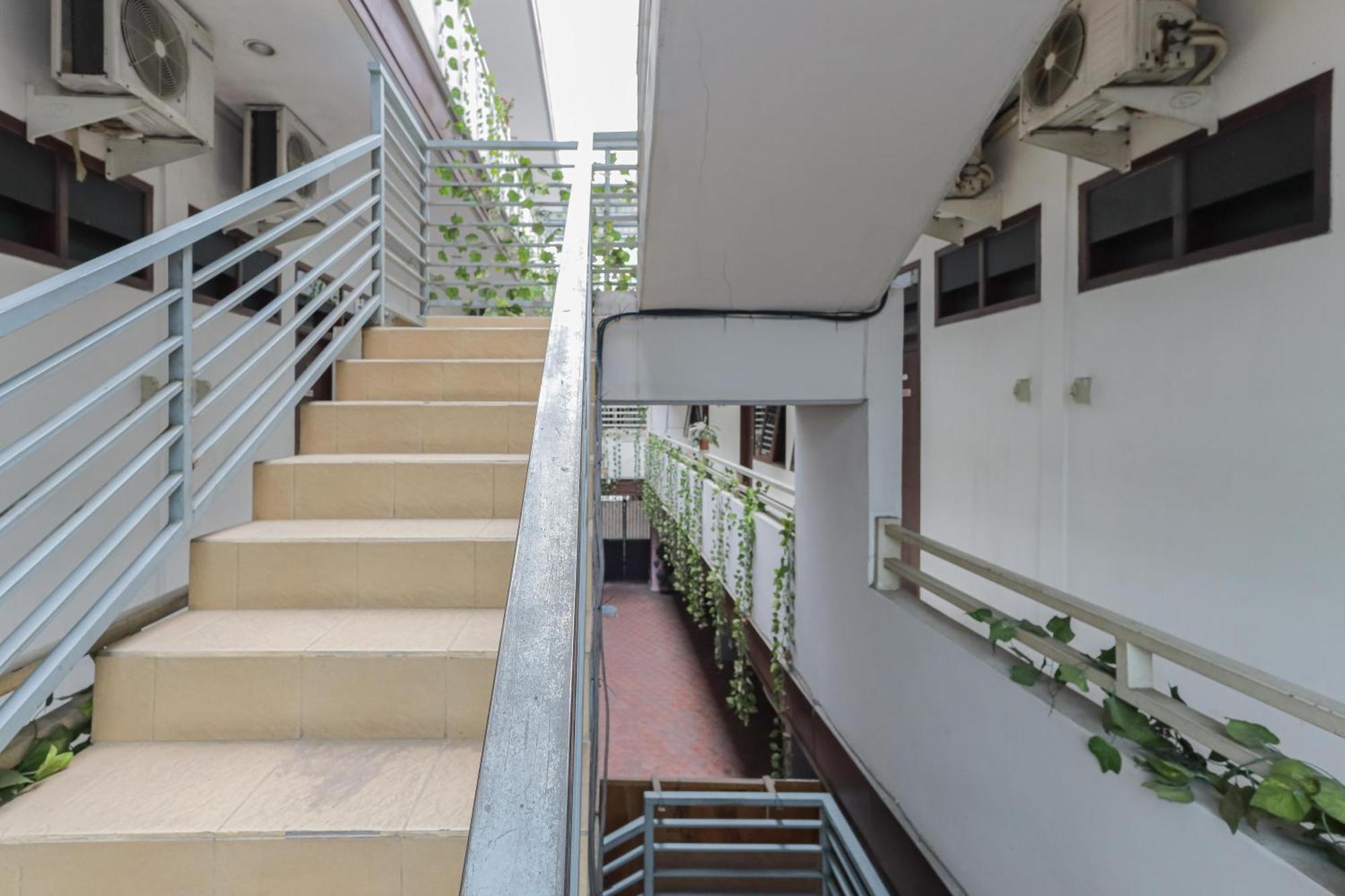 Reddoorz At Pondok Candra سورابايا المظهر الخارجي الصورة