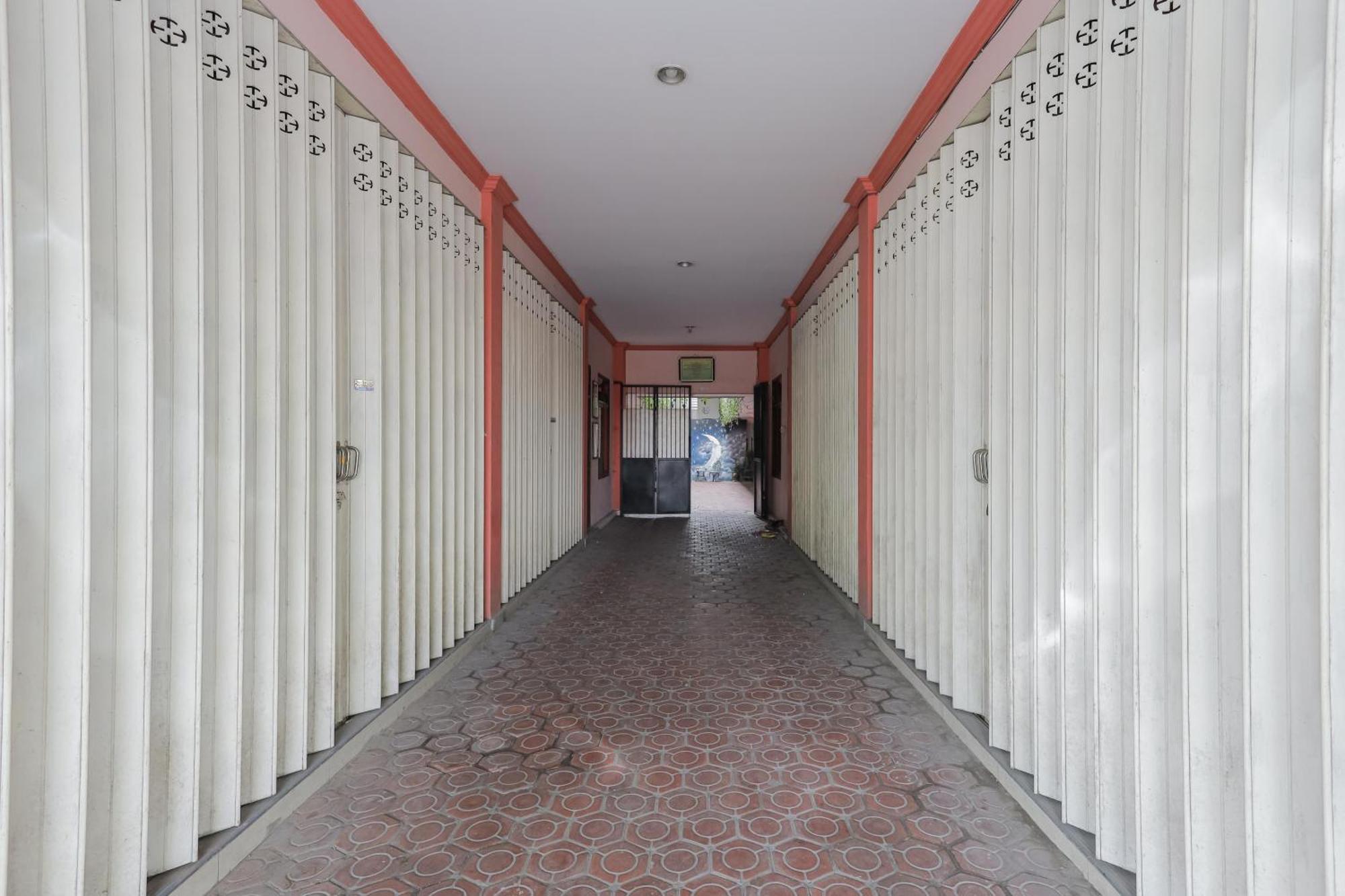 Reddoorz At Pondok Candra سورابايا المظهر الخارجي الصورة