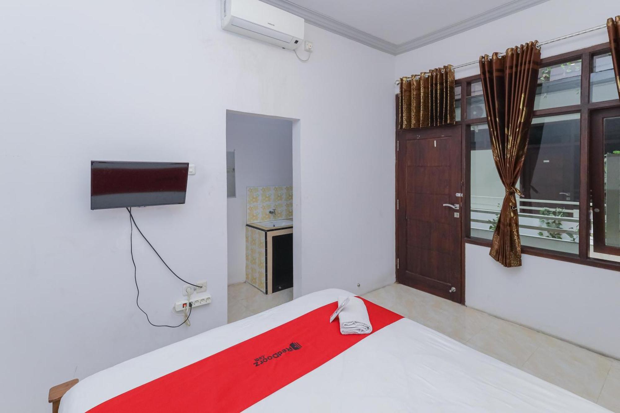 Reddoorz At Pondok Candra سورابايا المظهر الخارجي الصورة